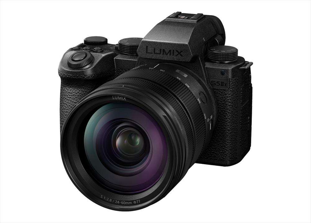 DC-S5IIx with SE24-60 lens